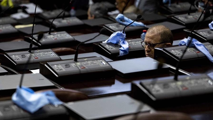 Un grupo de diputados retomará una iniciativa del 2011 para eliminar la propina obligatoria Un grupo de diputados retomará una iniciativa del 2011 para eliminar la propina obligatoria