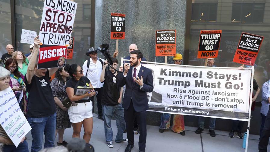 Protestan en Hollywood por la libertad de expresión tras retiro del show de Jimmy Kimmel