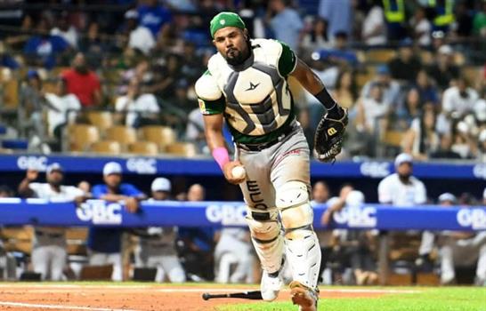El receptor Carlos Martínez regresa con las Estrellas Orientales