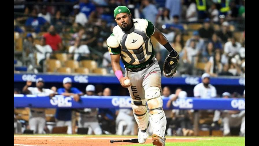 El receptor Carlos Martínez regresa con las Estrellas Orientales