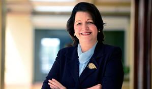 ¿Quién es Aura Celeste Fernández, nueva gerente del CNSS?