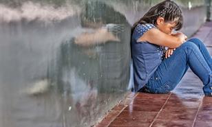 Revictimización en voz alta: las secuelas que marcan a menor víctima de agresión sexual grupal