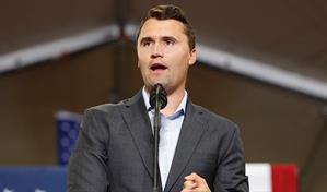 Ultraconservadores de EE. UU. despedirán a Charlie Kirk entre ataques a la libertad de prensa