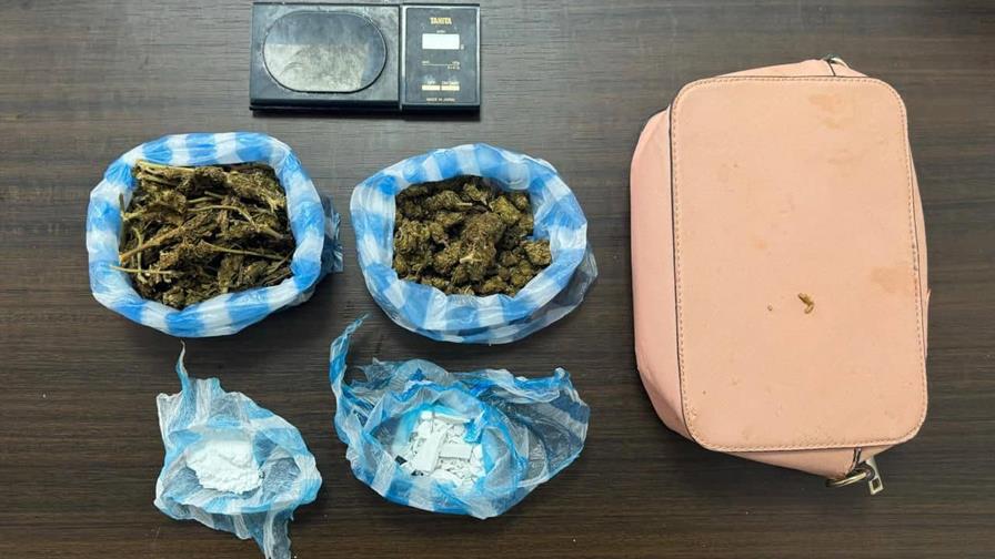 Policía desmantela puntos de microtráfico y recupera vehículo robado en Sabana Perdida