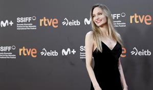 Angelina Jolie dice que: Amo mi país pero no lo reconozco en este momento