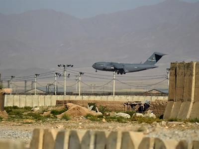 Talibanes descartan devolver a EEUU base aérea de Bagram