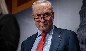 Principal senador demócrata advierte que Trump encamina a EE. UU. a una dictadura