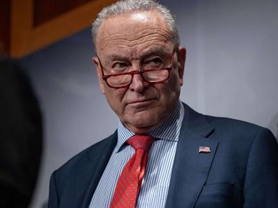 Chuck Schumer advierte que Trump encamina a EEUU a dictadura