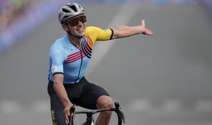 Coquard gana 8&ordf; etapa de la Vuelta, Mas nuevo l&iacute;der tras el abandono de Pogacar