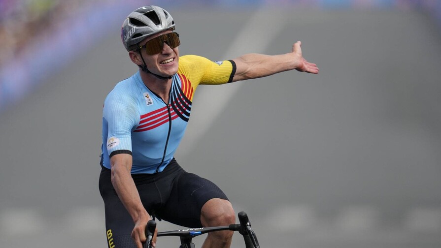 Coquard gana 8ª etapa de la Vuelta, Mas nuevo líder tras el abandono de Pogacar