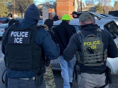 Escuelas públicas de EE. UU. reportan impacto por redadas de Trump