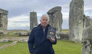 Ken Follett: Para escribir sobre Stonehenge tuve que imaginar mucho más