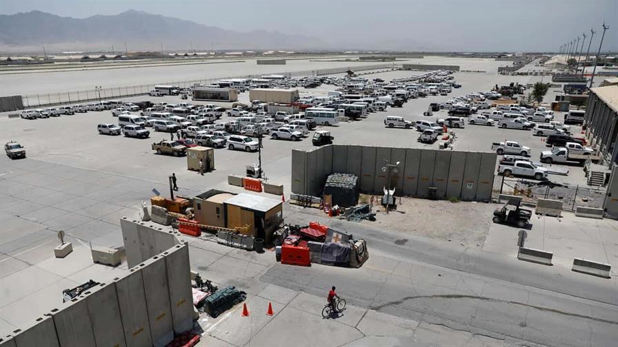 Trump emite vaga amenaza contra Afganistán por base aérea de Bagram Trump emite vaga amenaza contra Afganistán por base aérea de Bagram