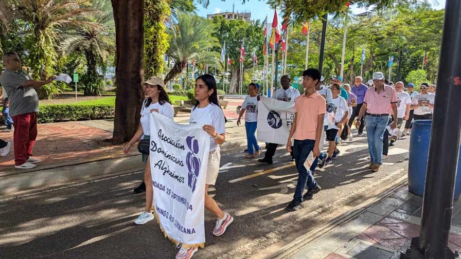 La Asociación Dominicana de Alzheimer camina por la memoria y la conciencia
