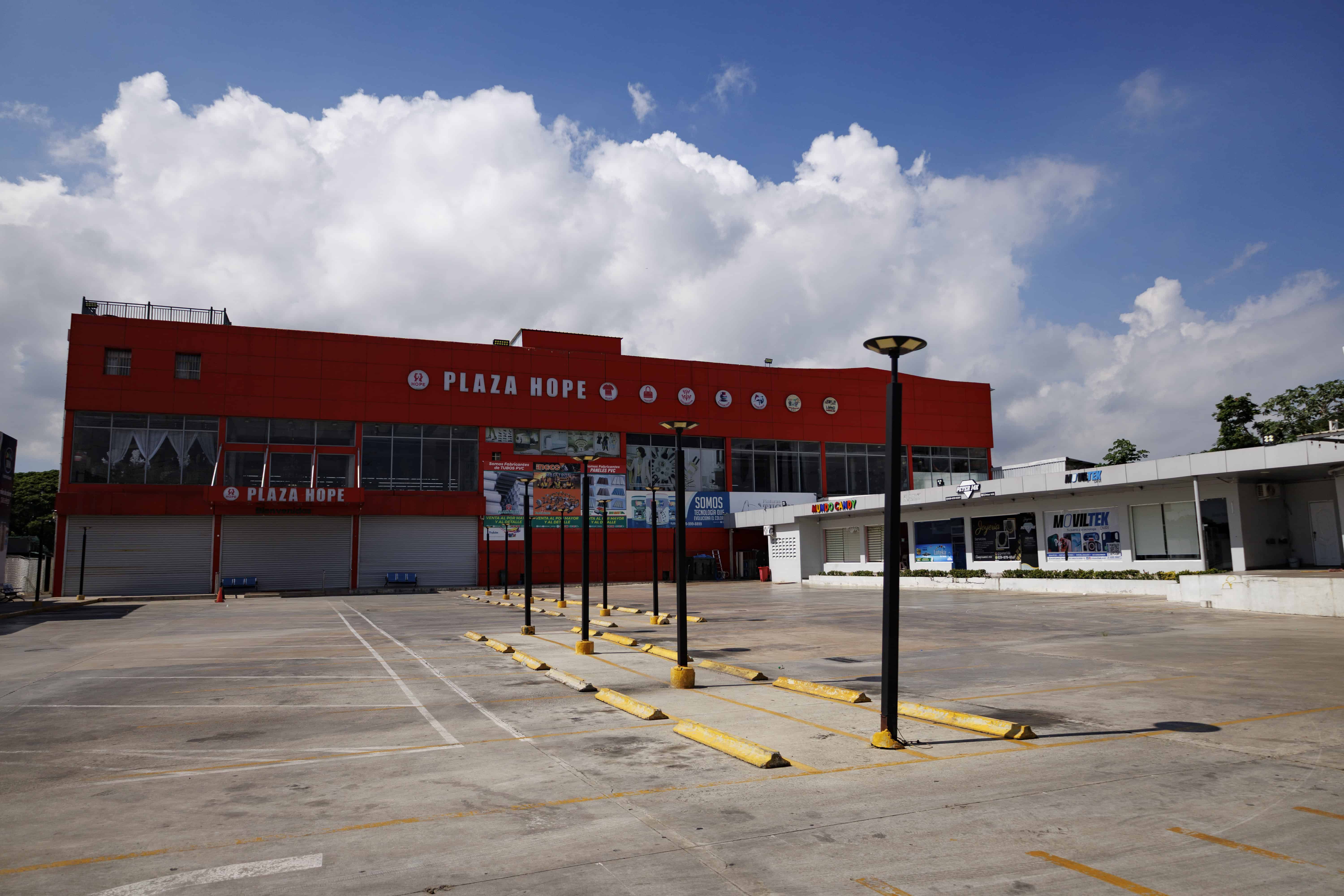 Hace hoy 16 días que estas tiendas están cerradas. 