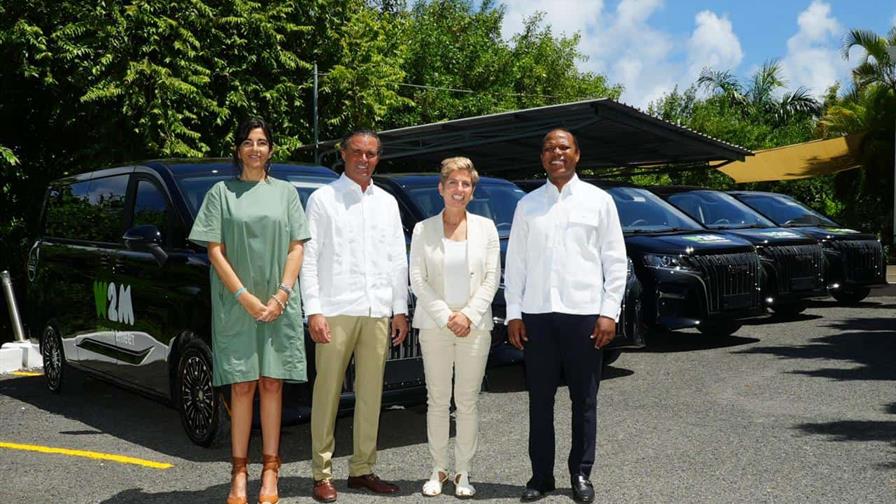 W2M-BDX incorpora la primera flota de vehículos eléctricos al sector turístico del país