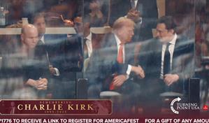 Donald Trump y Elon Musk se reencuentran y se dan la mano en el funeral de Charlie Kirk