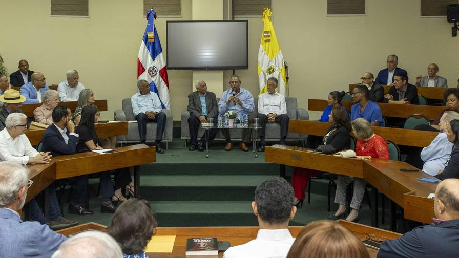 Félix Jiménez exalta la historia del bolero en su nuevo libro