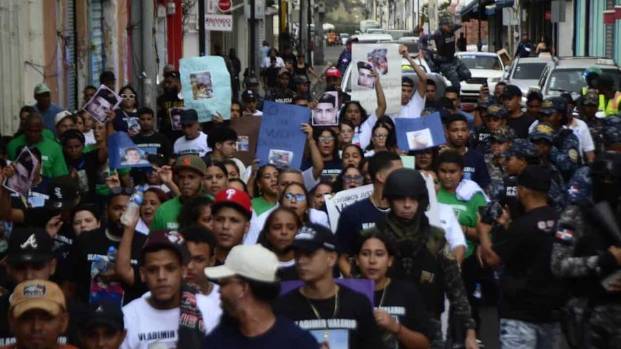 "Intercambios de disparos" pausan tras masacre de cinco hombres en Santiago