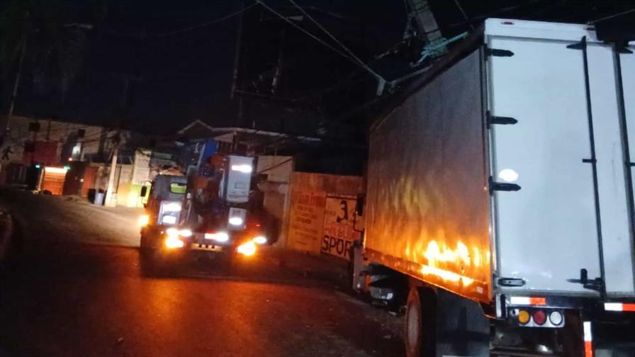 Accidente vehicular deja sin energía eléctrica a varios sectores de Santo Domingo Oeste