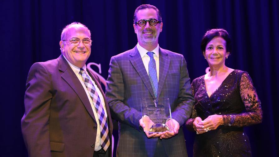 Arajet reconocida como empresa del año en Sanford, Florida