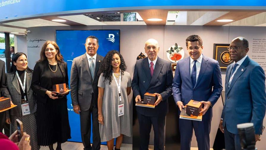 Banreservas inaugura exposición "Melissa 20, Momentos" en Top Resa 2025
