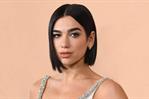 Dua Lipa despide a su agente por pedir la expulsión de grupo Kneecap del Festival Glastonbury
