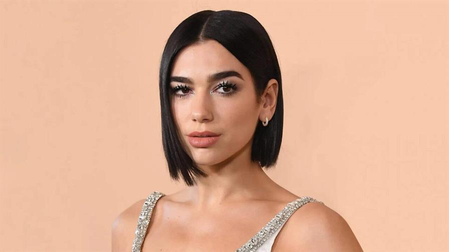 Dua Lipa despide a su agente por pedir la expulsión de grupo Kneecap del Festival Glastonbury