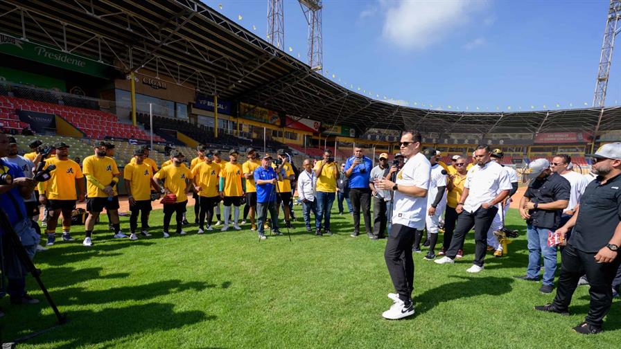 Cerca de 50 jugadores dicen presente en el inicio de prácticas de Águilas Cibaeñas