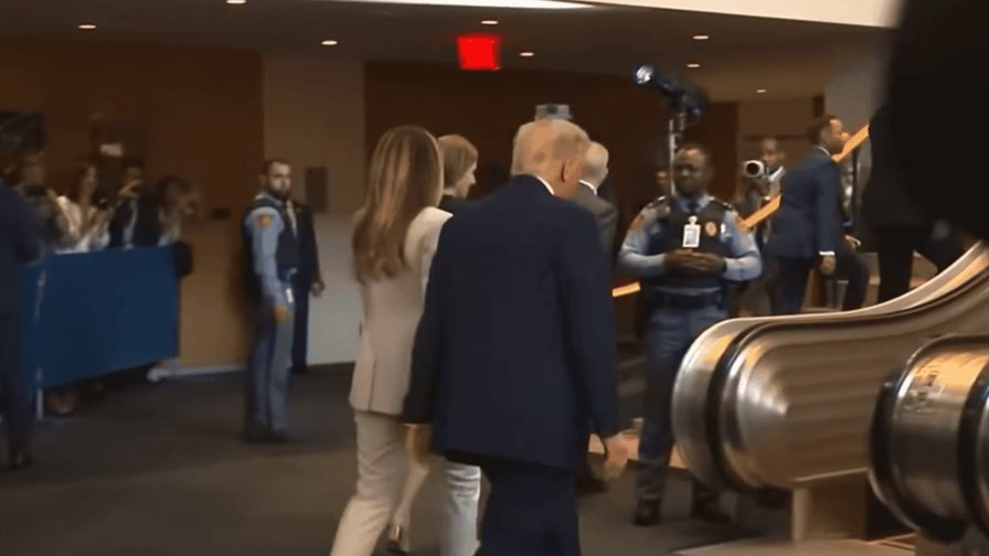ONU atribuye el fallo de la escalera mecánica que afectó a Trump a un cámara de su equipo ONU atribuye el fallo de la escalera mecánica que afectó a Trump a un cámara de su equipo