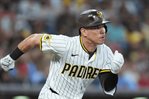 Resumen: Venezolano Freddy Fermín impulsa carrera que lleva a la postemporada a los Padres