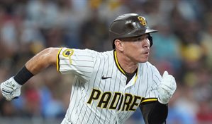 Resumen: Venezolano Freddy Fermín impulsa carrera que lleva a la postemporada a los Padres