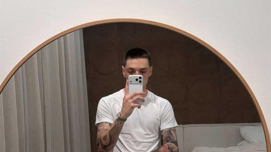 Adiós melena: Peso Pluma sorprende a los fanáticos con su nuevo look Adiós melena: Peso Pluma sorprende a los fanáticos con su nuevo look