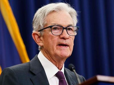 Powell dice que activos de Wall Street están sobrevaluados