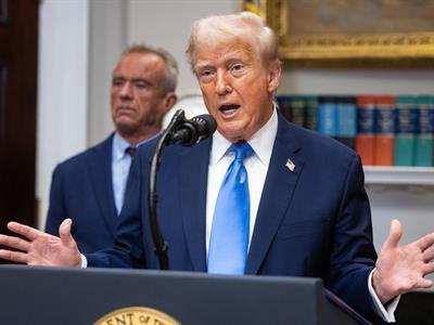 Trump limita uso de Tylenol y lo vincula como causante de autismo