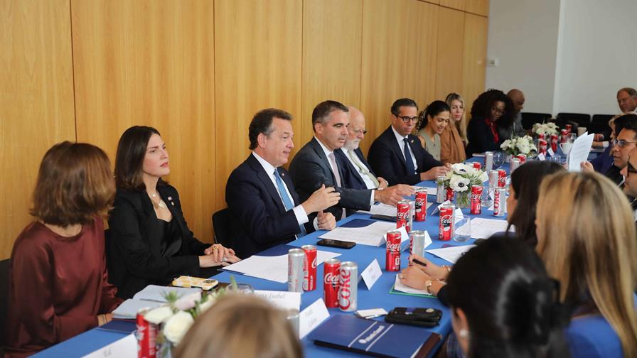 Ministro Bisonó resalta avances económicos de RD ante líderes globales en Nueva York