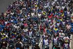 Miles de chavistas se movilizan en Caracas dispuestos a defender a Venezuela de EE. UU.