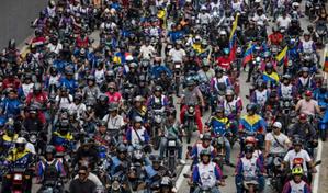 Miles de chavistas se movilizan en Caracas dispuestos a defender a Venezuela de EE. UU.