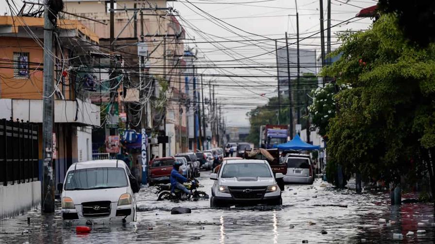 Acumulados de lluvias superan los 180 milímetros en el este del país por vaguada y onda tropical