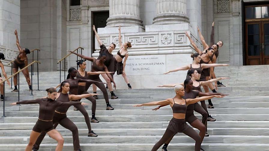 Nike y Skims reinventan la ropa deportiva femenina con "Bodies of Work"