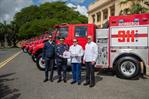 El Gobierno entrega 12 camiones de bomberos para reforzar respuesta ante emergencias