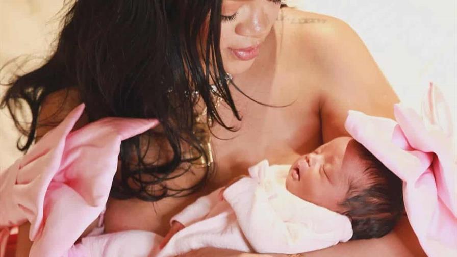 ¡Una niña! Rihanna se convierte en madre por tercera vez
