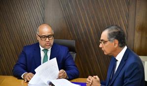 Santiago Hazim defiende honradez de su gestión en Senasa