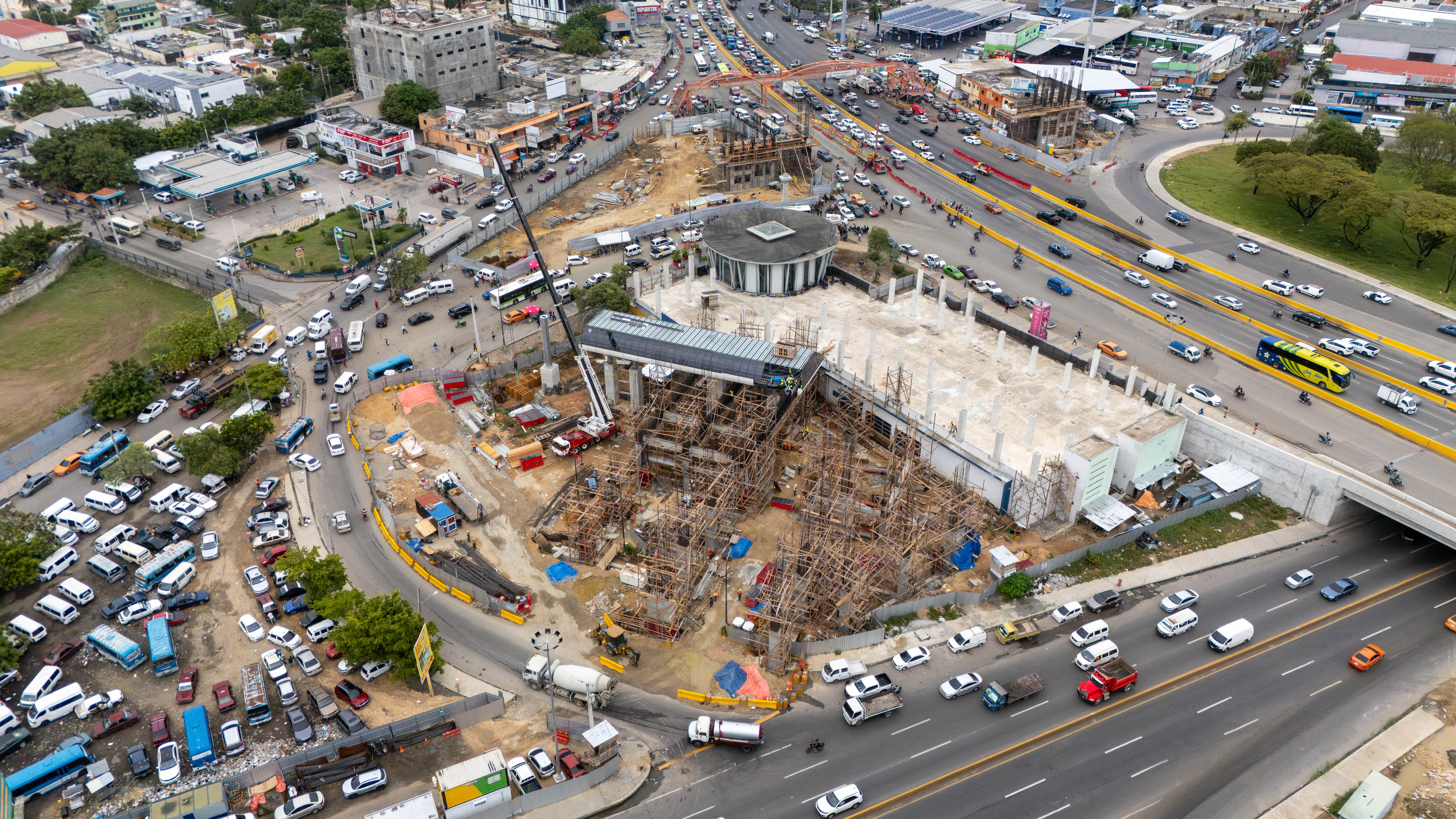 Estación 1, kilómetro 9, autopista Duarte.