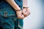 Apresan a hombre acusado de golpear y asaltar a un anciano en Santiago