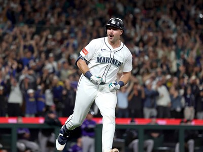 MLB: Cal Raleigh hace primeros swings desde su lesión en oblicuo