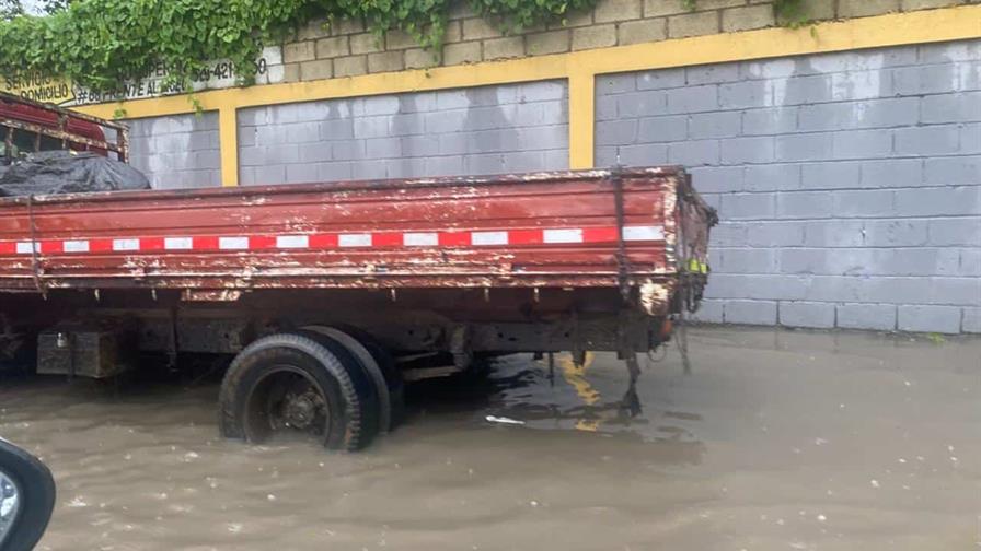 Prevén acumulados de hasta 100 mm de lluvias en el Gran Santo Domingo en las próximas 24 horas Prevén acumulados de hasta 100 mm de lluvias en el Gran Santo Domingo en las próximas 24 horas