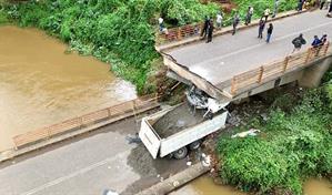 Colapso de puente en Monte Plata pudo ser tragedia mayor: cientos de niños lo cruzan cada día