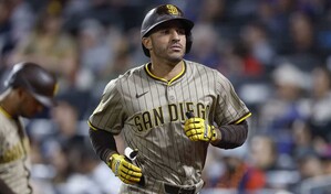 Ram&oacute;n Laureano produce el hit de la victoria para los Padres en Boston