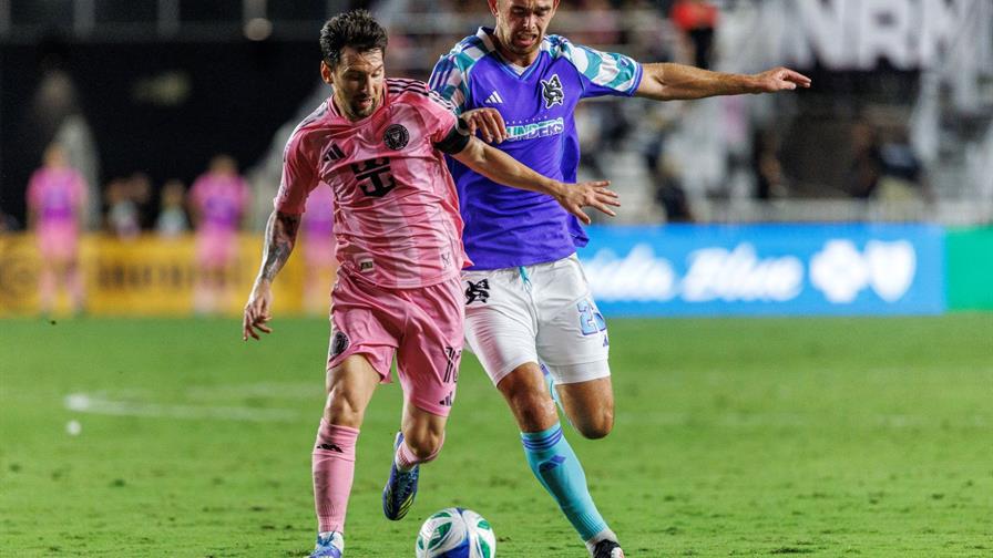 Messi aporta doblete a la goleada que lleva al Inter Miami a los playoff